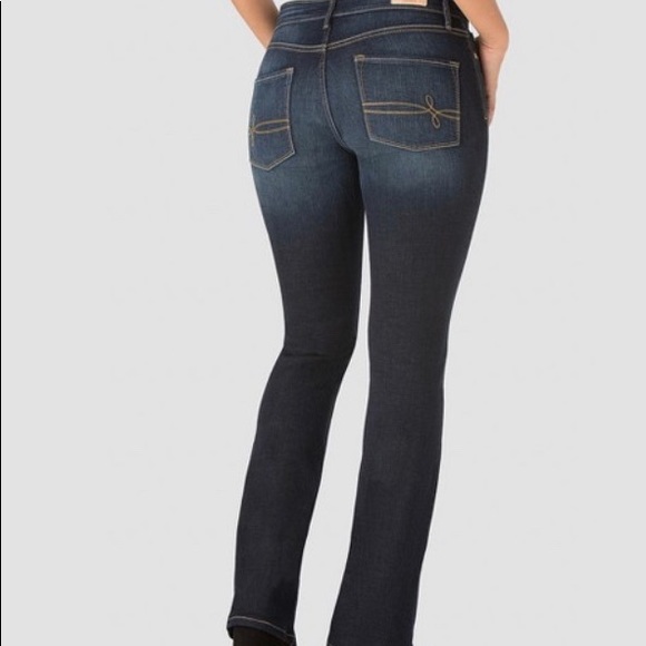 Levi Curve Super Stretch Modern Bootcut Jean - Picture 2 of 8